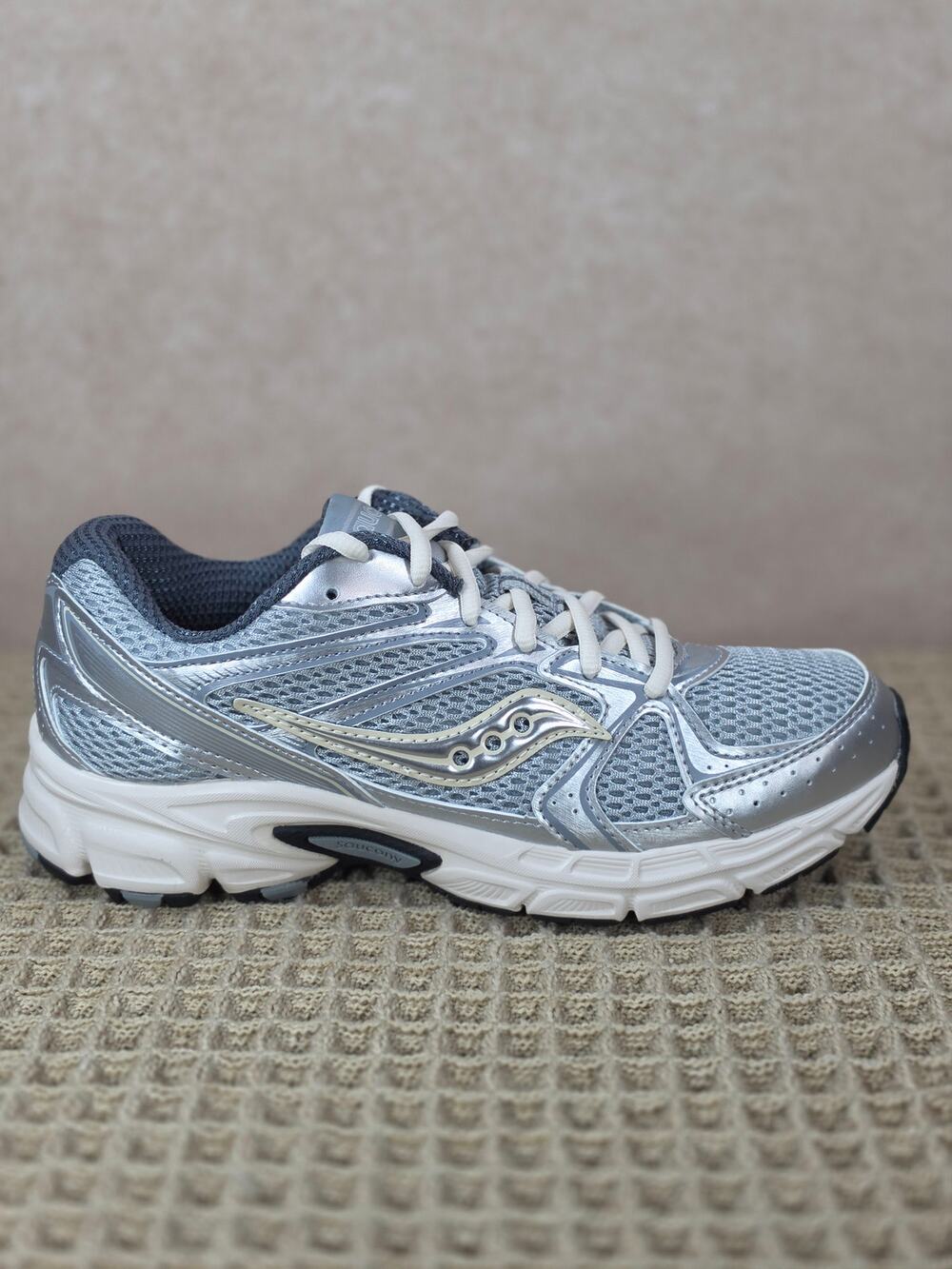 Saucony Ride Millennium S60812‑8 Women’s 9.5 Silver Cream – Brand New